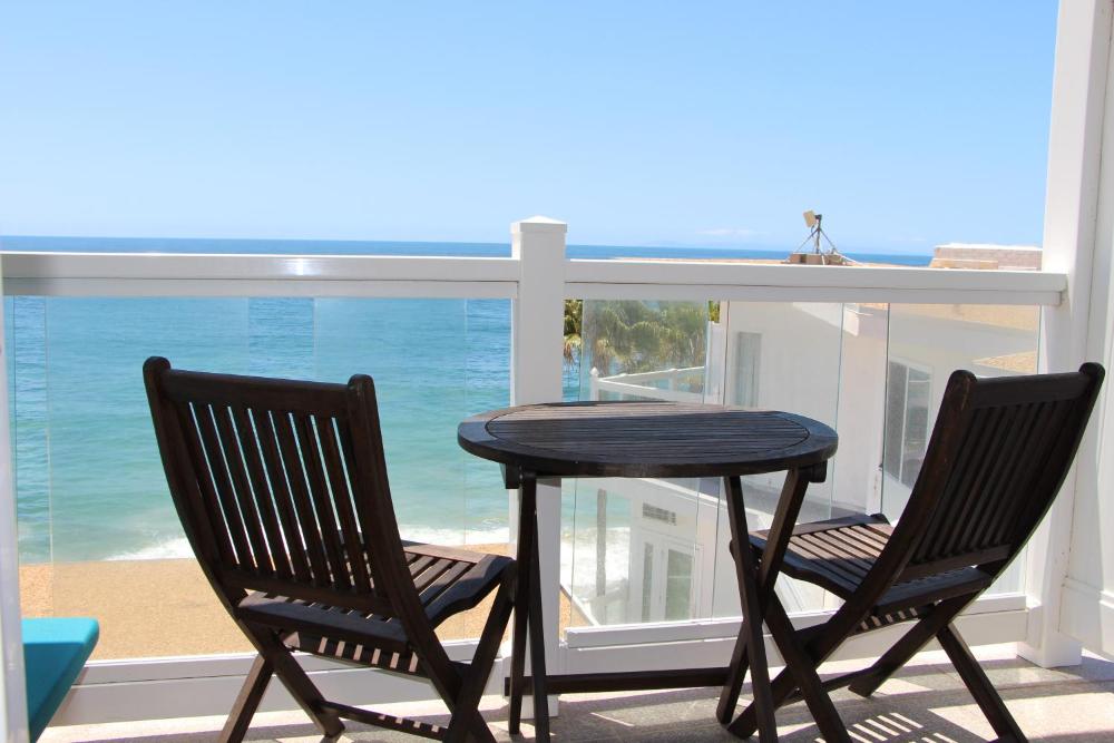 Queen Room - Ocean Front interior